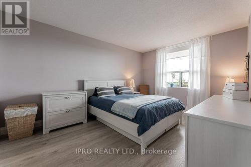 1407 - 3845 Lake Shore Boulevard W, Toronto (Long Branch), ON - Indoor Photo Showing Bedroom