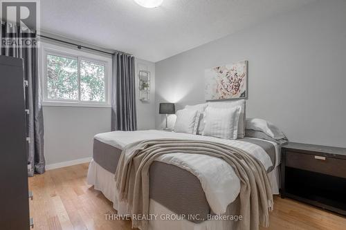 60 Portsmouth Road, London, ON - Indoor Photo Showing Bedroom