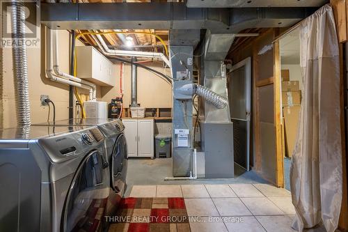 60 Portsmouth Road, London, ON - Indoor Photo Showing Laundry Room