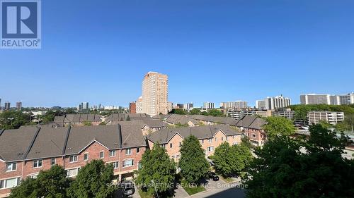 510 - 1 Leaside Park Drive, Toronto (Thorncliffe Park), ON - Outdoor