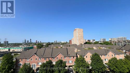 510 - 1 Leaside Park Drive, Toronto (Thorncliffe Park), ON - Outdoor