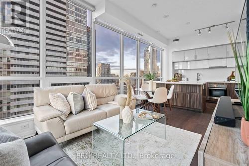 3107 - 8 Mercer Street, Toronto, ON - Indoor Photo Showing Living Room