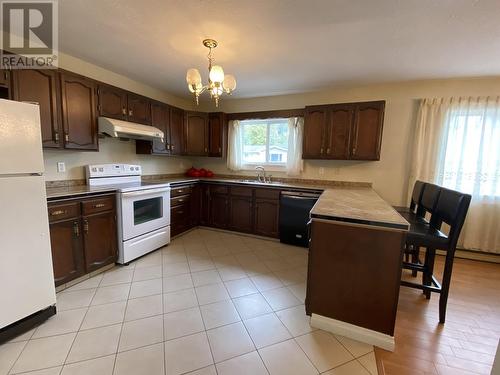 318-320 Alberta Place, Prince Rupert, BC - Indoor Photo Showing Kitchen