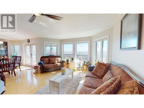 11822 244 Road, Fort St. John, BC - Indoor Photo Showing Living Room