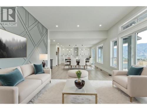 3802 Torrey Pines Drive, Osoyoos, BC - Indoor Photo Showing Living Room