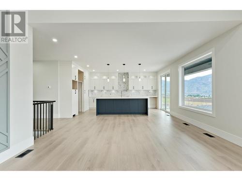 3802 Torrey Pines Drive, Osoyoos, BC - Indoor Photo Showing Other Room