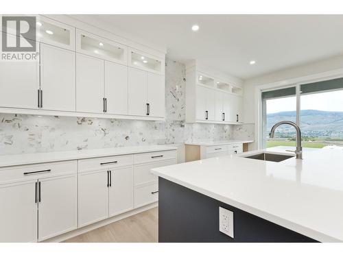 3802 Torrey Pines Drive, Osoyoos, BC - Indoor Photo Showing Kitchen