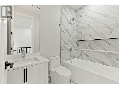 3802 Torrey Pines Drive, Osoyoos, BC - Indoor Photo Showing Bathroom