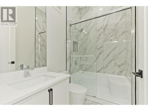 3802 Torrey Pines Drive, Osoyoos, BC - Indoor Photo Showing Bathroom