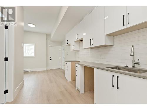 3802 Torrey Pines Drive, Osoyoos, BC - Indoor Photo Showing Kitchen