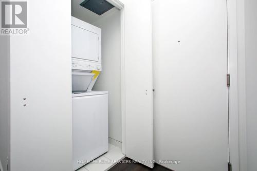 306 - 30 Ordnance Street, Toronto, ON - Indoor Photo Showing Laundry Room