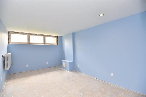 25 Hardale Crescent, Hamilton, ON - Indoor Photo Showing Other Room