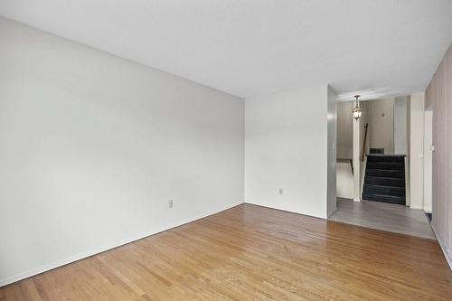 207 Birchcliffe Crescent, Hamilton, ON - Indoor Photo Showing Other Room