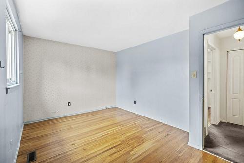 207 Birchcliffe Crescent, Hamilton, ON - Indoor Photo Showing Other Room