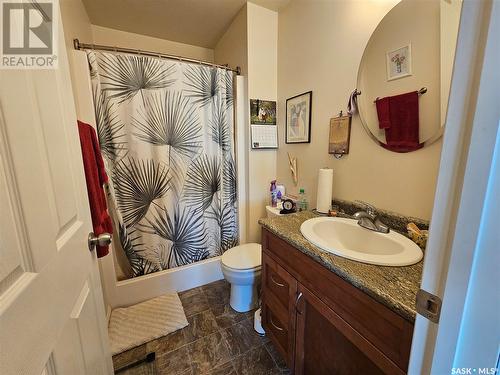 612 7Th Avenue W, Meadow Lake, SK - Indoor Photo Showing Bathroom