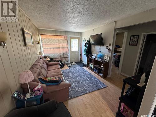 451 Toronto Street, Regina, SK - Indoor Photo Showing Living Room
