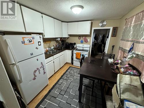 451 Toronto Street, Regina, SK - Indoor Photo Showing Kitchen With Double Sink