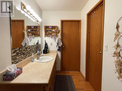 228 Moore Subdivision, Dawson Creek, BC - Indoor Photo Showing Bathroom