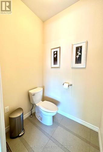 22 Kalnay Lane, Belleville, ON - Indoor Photo Showing Bathroom