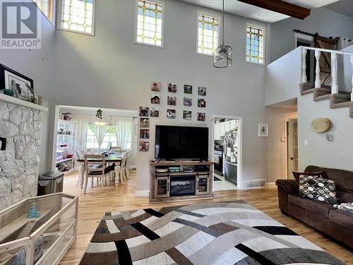 1533 Moresby Avenue, Prince Rupert, BC - Indoor Photo Showing Living Room