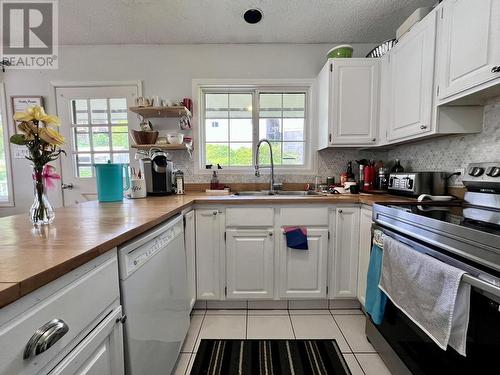 1533 Moresby Avenue, Prince Rupert, BC - Indoor Photo Showing Kitchen With Double Sink