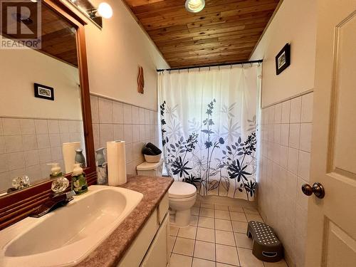 1533 Moresby Avenue, Prince Rupert, BC - Indoor Photo Showing Bathroom