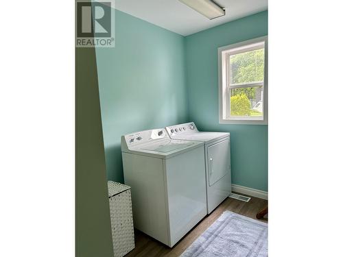 3887 Mountainview Avenue, Terrace, BC - Indoor Photo Showing Laundry Room