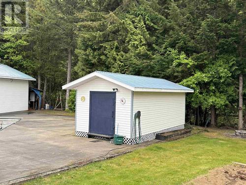 3887 Mountainview Avenue, Terrace, BC - Outdoor