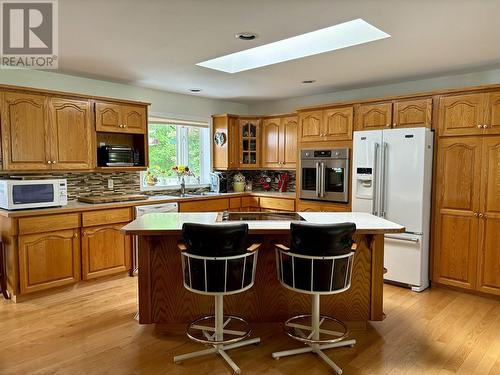 3887 Mountainview Avenue, Terrace, BC - Indoor Photo Showing Kitchen With Double Sink