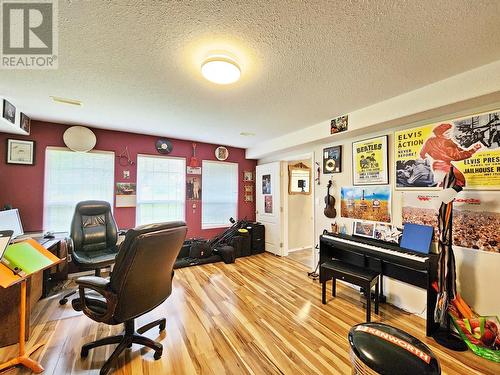 190 Redden Road, Quesnel, BC - Indoor Photo Showing Office