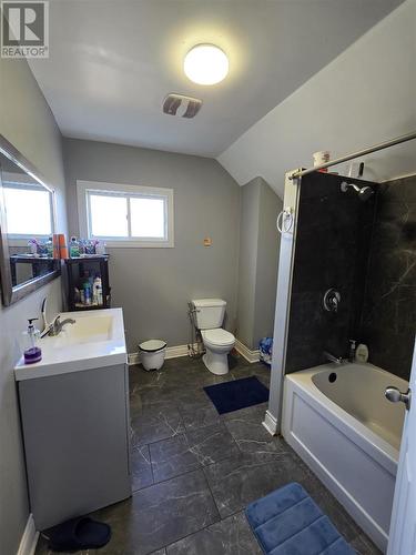 599 Shafer Ave, Sault Ste Marie, ON - Indoor Photo Showing Bathroom