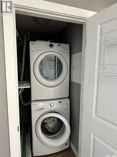 109 820 5Th Street Ne, Weyburn, SK - Indoor Photo Showing Laundry Room