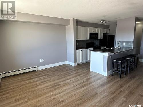 109 820 5Th Street Ne, Weyburn, SK - Indoor Photo Showing Kitchen