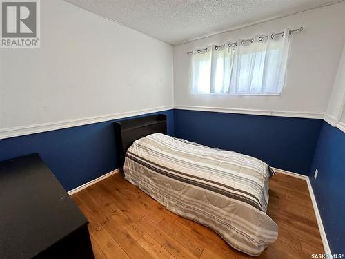 475 8Th Avenue Ne, Swift Current, SK - Indoor Photo Showing Bedroom