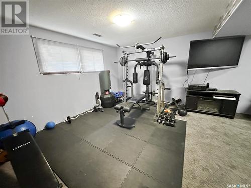 475 8Th Avenue Ne, Swift Current, SK - Indoor Photo Showing Gym Room