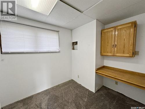 475 8Th Avenue Ne, Swift Current, SK - Indoor Photo Showing Bedroom