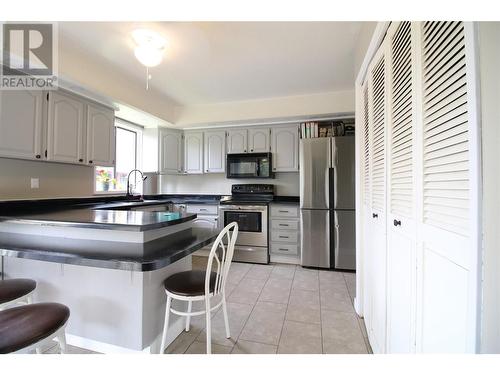 5415 Highway 97, Oliver, BC - Indoor Photo Showing Kitchen