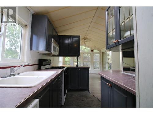 5415 Highway 97, Oliver, BC - Indoor Photo Showing Kitchen With Double Sink