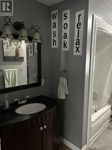 17 Alderwood Drive, Glovertown, NL - Indoor Photo Showing Bathroom