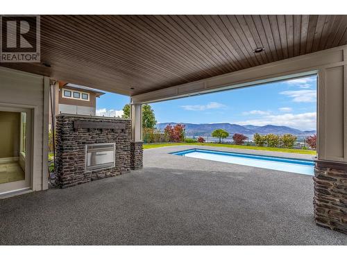 924 Lamont Lane, Kelowna, BC - Outdoor With In Ground Pool