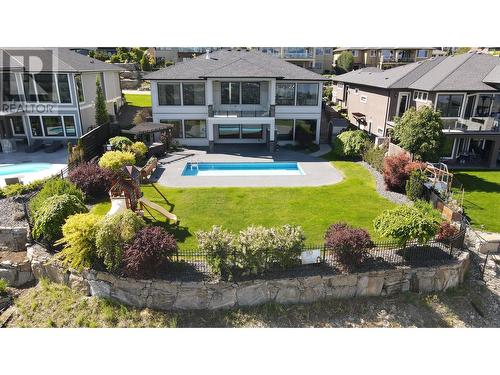 924 Lamont Lane, Kelowna, BC - Outdoor With In Ground Pool With Deck Patio Veranda