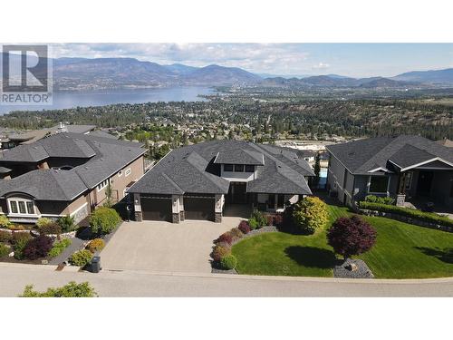 924 Lamont Lane, Kelowna, BC - Outdoor With Facade