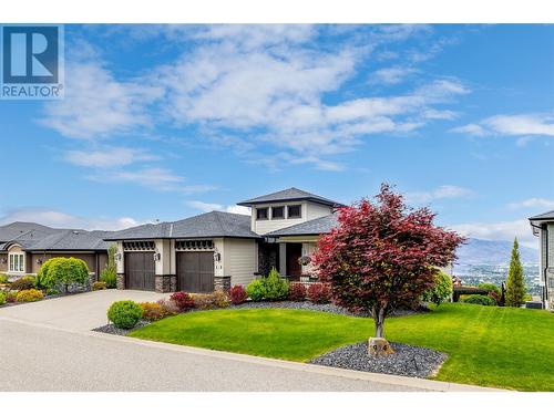 924 Lamont Lane, Kelowna, BC - Outdoor With Facade