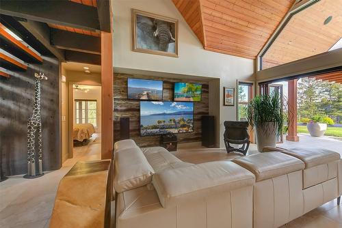 4495 Maxwell Road, Peachland, BC - Indoor Photo Showing Other Room With Fireplace