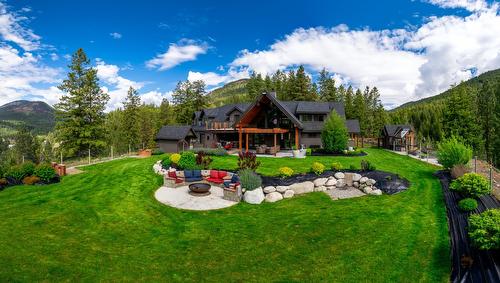 4495 Maxwell Road, Peachland, BC - Outdoor