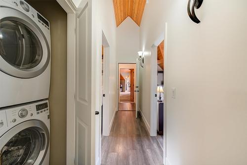 4495 Maxwell Road, Peachland, BC - Indoor Photo Showing Laundry Room