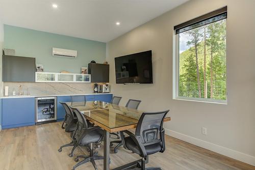 4495 Maxwell Road, Peachland, BC - Indoor