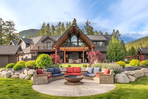 4495 Maxwell Road, Peachland, BC - Outdoor With Deck Patio Veranda