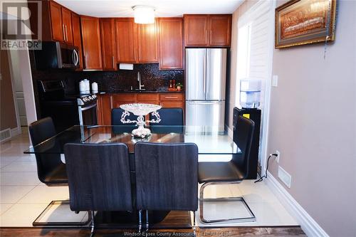 3096 Tyler Court, Windsor, ON - Indoor Photo Showing Kitchen