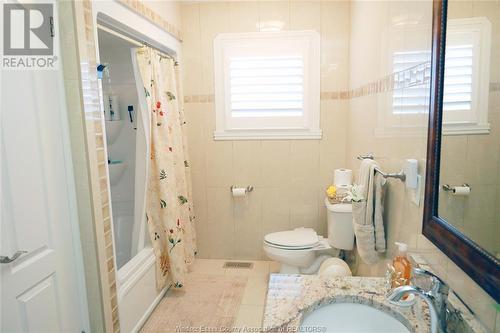 3096 Tyler Court, Windsor, ON - Indoor Photo Showing Bathroom